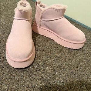 Koolaburra Pink Plush Faux-Fur Platform Ankle Slippers